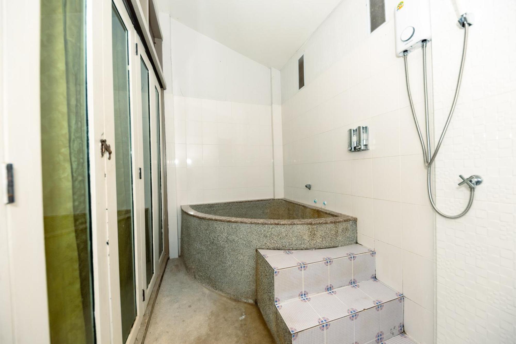 Sleep Hotel - Sha Certified Surat Thani Eksteriør bilde