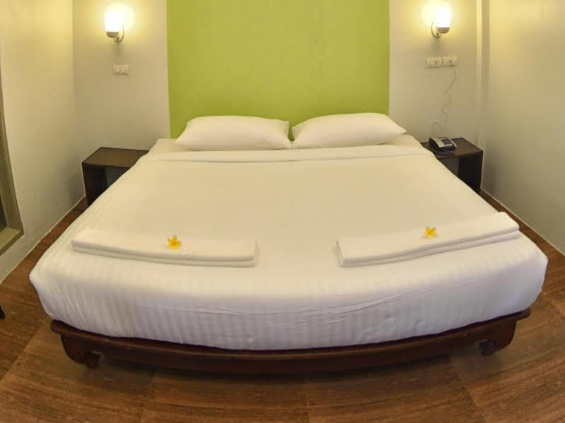 Sleep Hotel - Sha Certified Surat Thani Eksteriør bilde